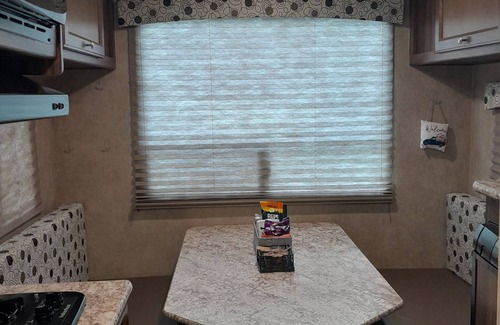 Beechgrove RV Rental | Lake House