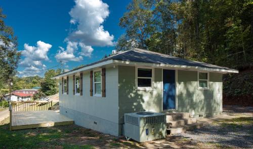 Goodsprings House | Lake House