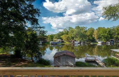 Goodsprings House | Lake House