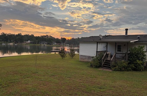Cross Hill House | Lake House