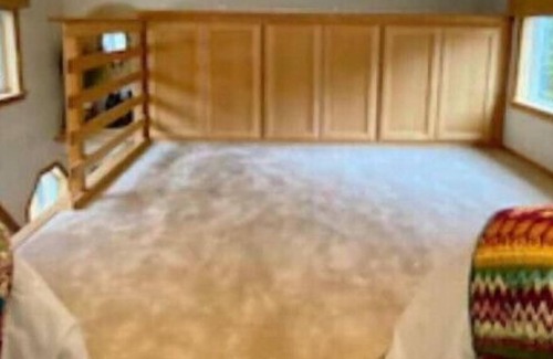 Maple Grove Ski Chalet | Lake house