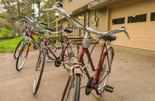 Waupaca House | -Lake House Vacation Sleeps 12, Private Dock