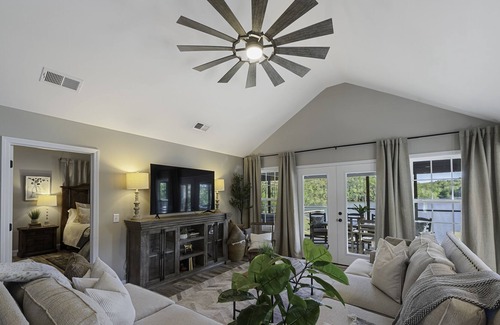 Leesburg House | LAKE HOUSE w/ Hot Tub - Bring your Boat, Jet Ski, Kayak, SUP and Fishing Pole.
