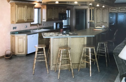 Larsen House | Lake house with easy access to Fox Valley cities