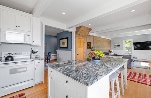 Center Harbor House | Lake House with Sweeping Views of Winnipesaukee