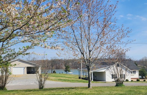 Benton House | Lake it Easy at Kentucky Lake