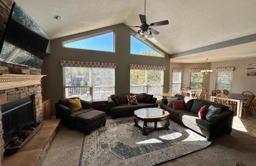 Rocky Mount House | Lake It Easy - Waterfront Getaway with 7 Bedrooms