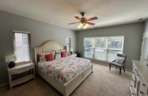 Rocky Mount House | Lake It Easy - Waterfront Getaway with 7 Bedrooms