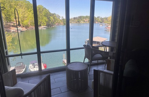 Seneca House | Lake Keowee Waterfront Town Home - 3 Bdrm, 3.5 Bath 7 Miles from Clemson Stadium