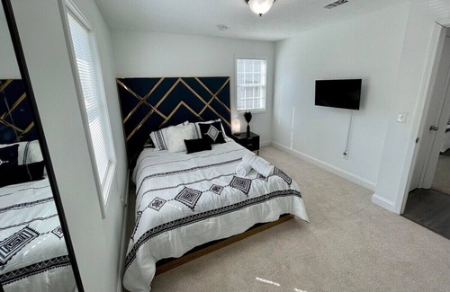Buford House | Lake Lanier Haven | Close to ATL | Stylish & Fun!