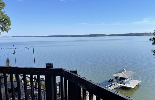 Gilbertsville House | Lake life at its best, Home on Ky Lake. Amazing Sunrises! Near Moors Resort.