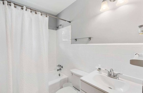 Acworth Apartment | Lake Life C - 2 Bdrm Sleeps 4 | 5 Min Walk to Beach & Dwntwn Acworth | 10 Min to Lake Point Sports