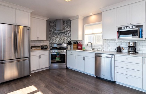Geneva Cottage | Lake Life: Wine Country and Lake Living