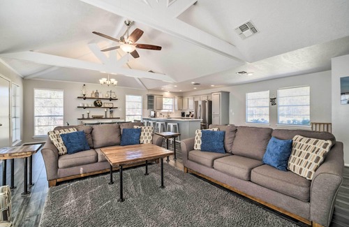 West Livingston House | Lake Livingston Vacation Rental w/Kayaks!