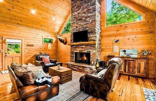 Morganton House | Lake Lodge Sleeps 8 Cabin, Fireplace, Views, Deck