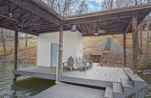 Moneta House | Lake Lover's Delight