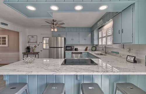 Lexington House | Lake Lovers & Fishermen's Dream!