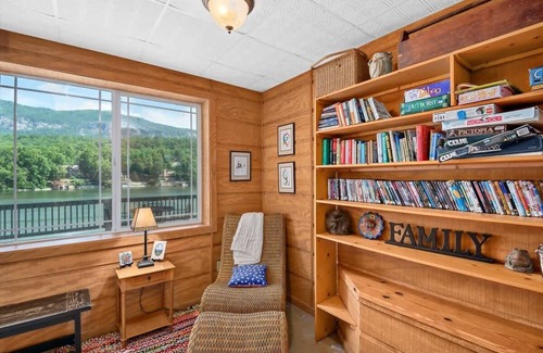 Lake Lure Cottage | Lake Lure Cottage~Pontoon Available 2 Rent!