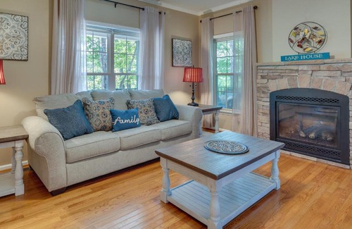 Lake Lure House | Lake Lure Home with Beach Access, Near Chimney Rock!