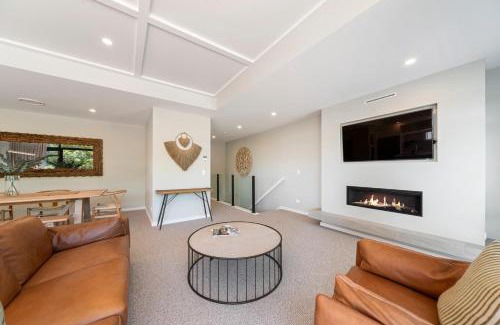 Wharewaka Apartment | Lake Luxe - Taupo