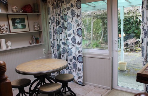 Covington House | Lake Meridian Mid-Century charmer 25 mins to SEA/TAC
