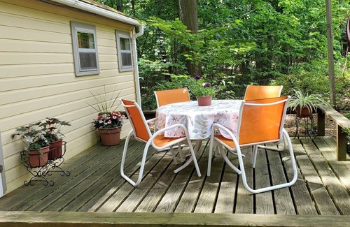 Fennville Cottage | Lake Michigan cottage/Come enjoy the fall colors in SW Michigan