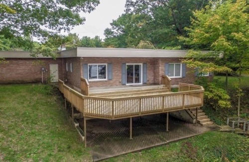 Montague Cottage | Lake Michigan Cottage north of Montague with Private Beachfront
