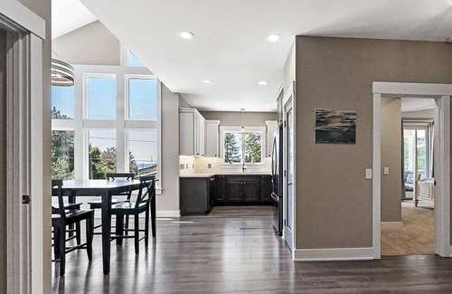 Shelby House | Lake Michigan Views and Big Beach Access!