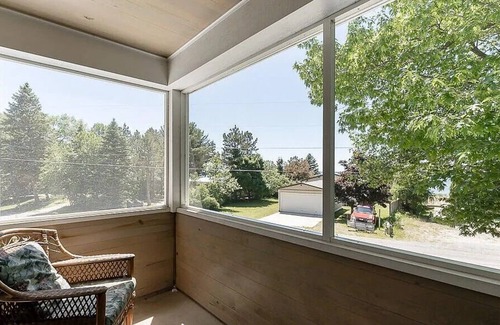 Shelby House | Lake Michigan Views and Big Beach Access!