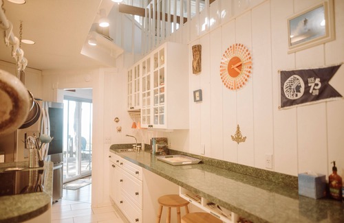Mears House | Lake Michigan Views for Miles and Hot Tub Open in all Seasons!