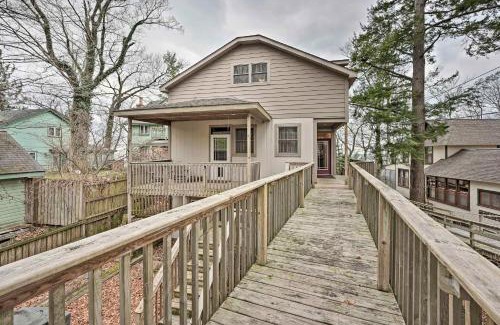 Douglas House | Lake Michigan Waterfront Home 1 Mile to Downtown!