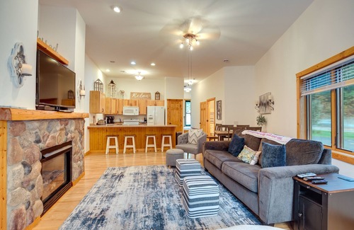 Minocqua Condo | Lake Minocqua Condo w/Shared Fire Pit!