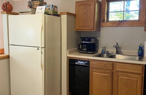 Newbury Apartment | Lake & Mount Sunapee Apartment Getaway