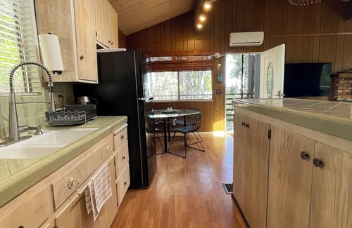 Crestline Cabin | Lake, Mountain and Forest View Cabin in Crestline