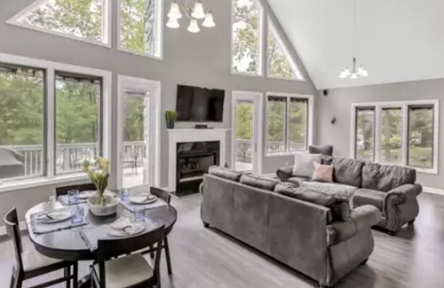 Leesville Ski Chalet | Lake Murray Gem- 3 Bedroom Chalet with dock + deck