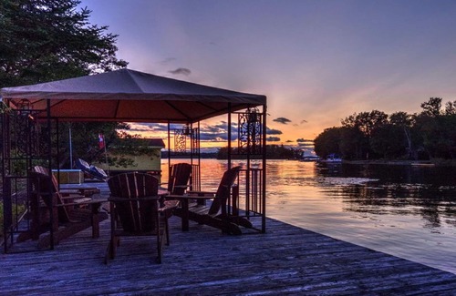 Bracebridge Cottage | Lake Muskoka Escape Family Cottage- McVittie Island relaxation with amenities