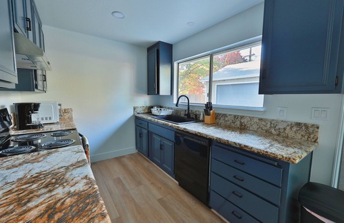 Orangevale House | Lake Natoma Retreat - minutes from Downtown Folsom - 3 Beds 2 Baths