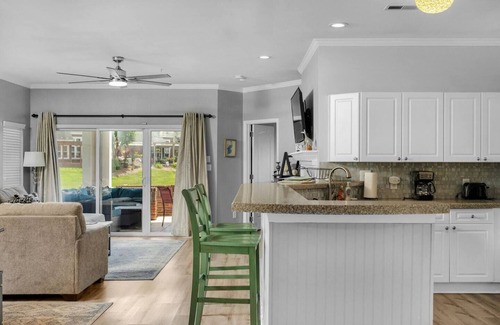 Cornelius Condo | Lake Norman Dream Condo! 1st Floor, Lake View Lake Norman Vacation Rental