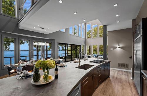 Mayhew House | Lake Norman Getaway
