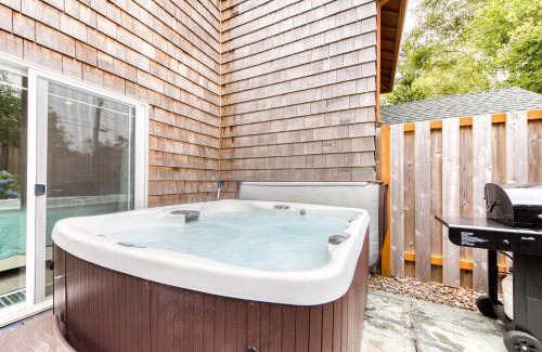 Rockaway Beach House | Lake & Ocean