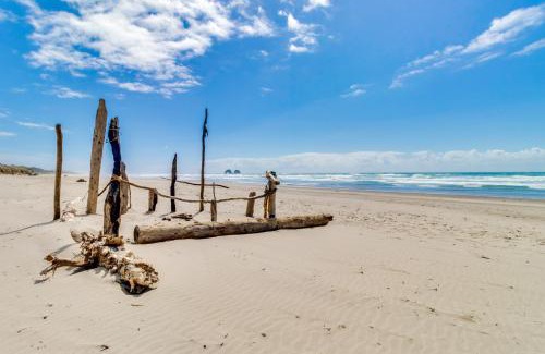Rockaway Beach House | Lake & Ocean