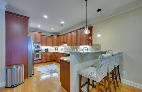 Lake Oconee House | Lake Oconee Abode w/Patio, Grill & Fire Pit Table