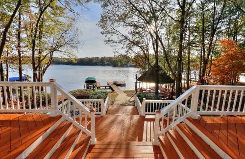 Lake Oconee House | Lake Oconee Stunning views, deep water oversized dock, fully renovated