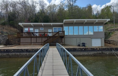 Gravois Mills House | Lake of the Ozarks 3 bedroom Lake front home with private boat dock.