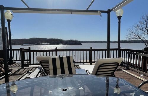 Linn Creek House | Lake of the Ozarks Lakefront Home with Amazing Views, Relax & Have Fun!