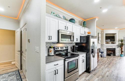 Lake Ozark Apartment | Lake of the Ozarks Retreat with Waterfront View!