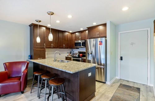 Lake Ozark Condo | Lake of the Ozarks Get-Away! Experience the Ozarks! The heart of Osage Beach!