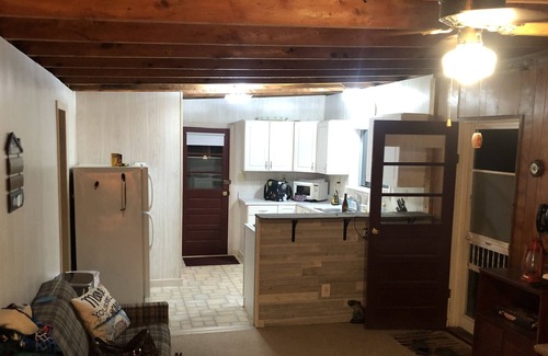 Henderson Cottage | Lake Ontario Waterfront Cottage with Sandy Beach