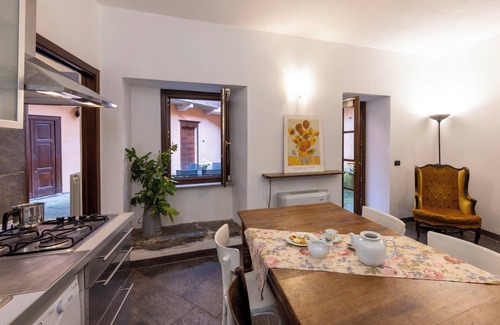San Maurizio d'Opaglio Apartment | Lake Orta family retreat with lakefront garden