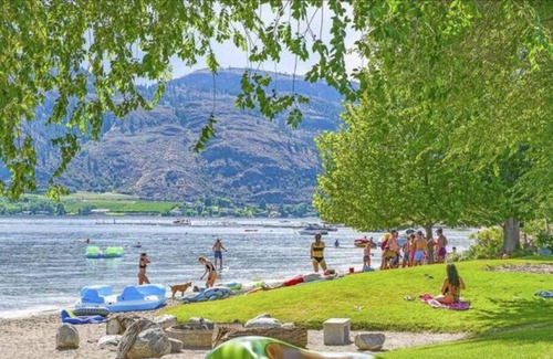 Oroville House | Lake Osoyoos Gem!